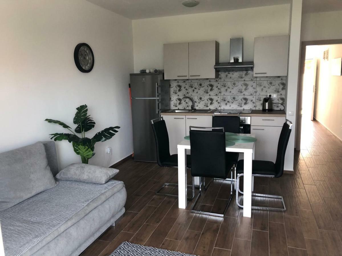 Apartment Sunrise Винерац Екстериор снимка
